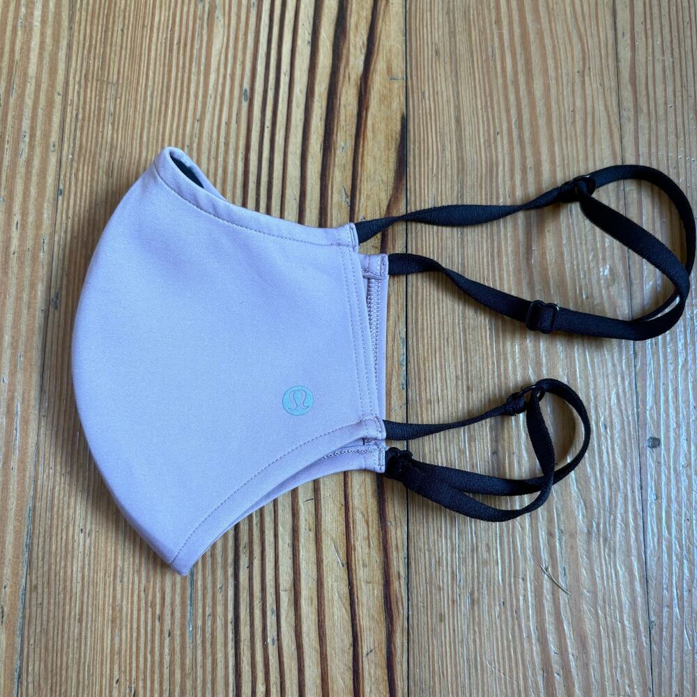 Lululemon light purple adjustable face mask SIZE OS‎